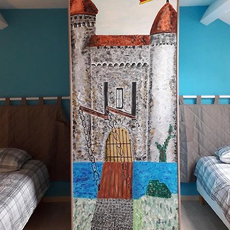 Gite Les Chevaliers Fous แซงต์-เมเนออูลด์ ภายนอก รูปภาพ